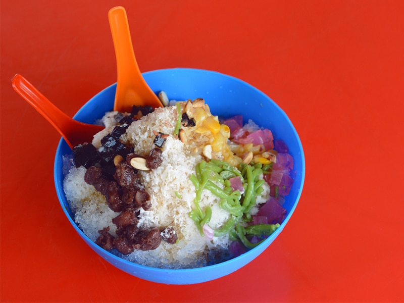 Hawker food in Singapore - Ice kagang at hawker centres