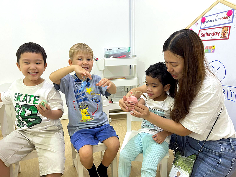 learning support educators leading programme for students - DICE Early Intervention & Therapy