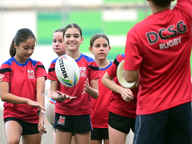 Touch Rugby training sports at school - Dulwich College SG