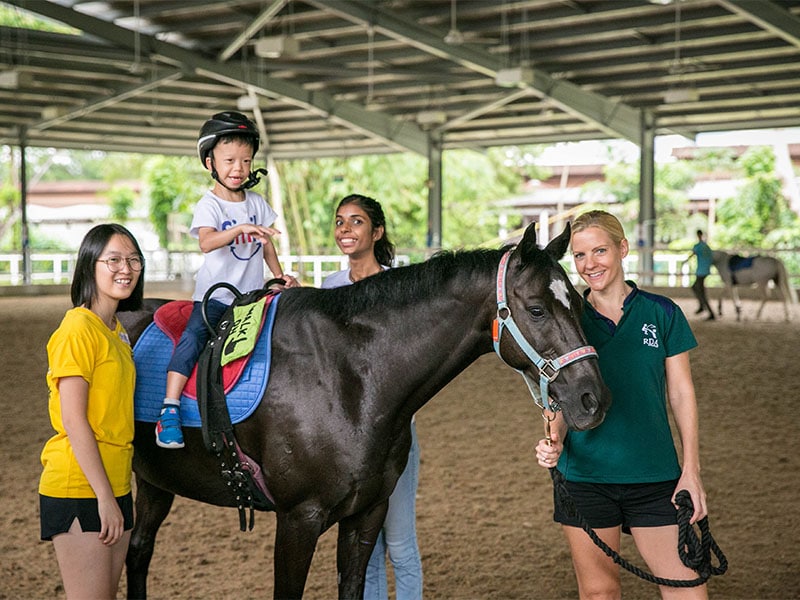 image of group volunteering in Singapore with the RDA