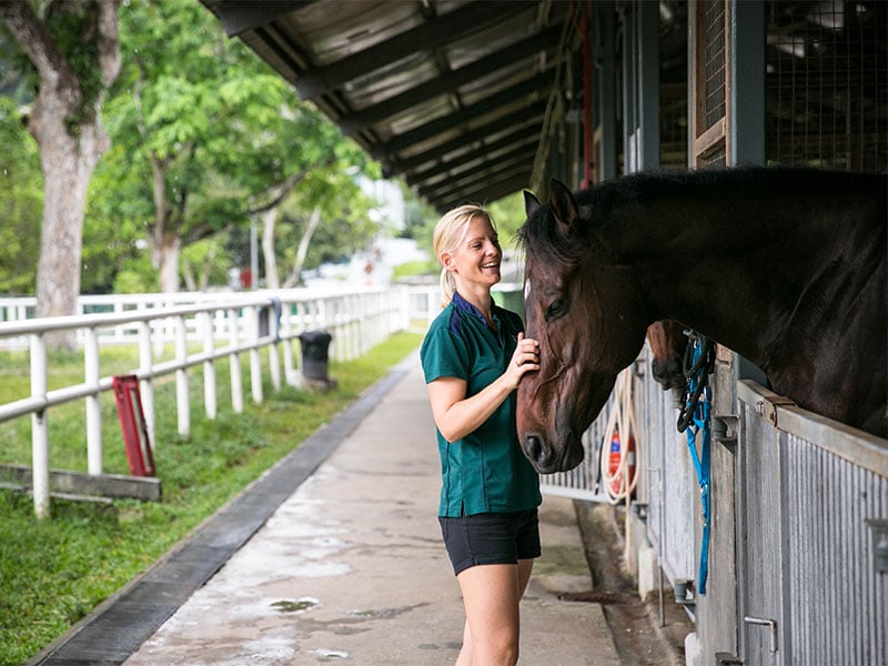 image of expat Becky Vinden who is volunteering in Singapore with the RDA