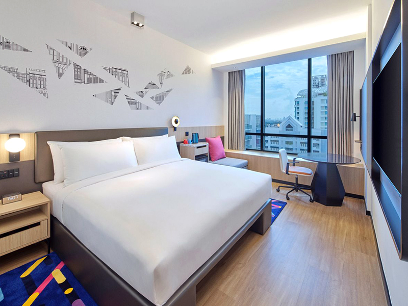 things to do in singapore - staycation at Aloft Novena room