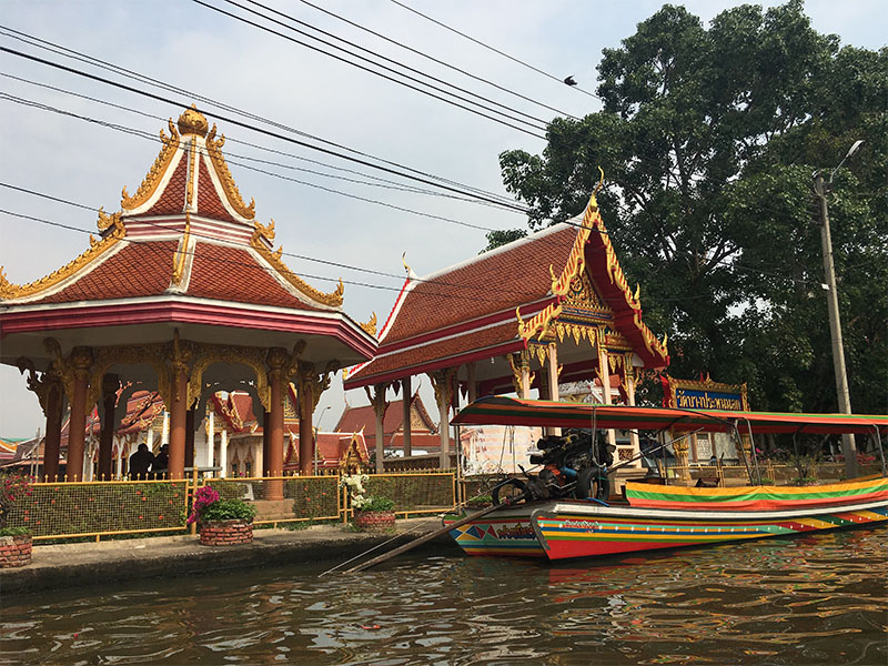 Avani bangkok temple