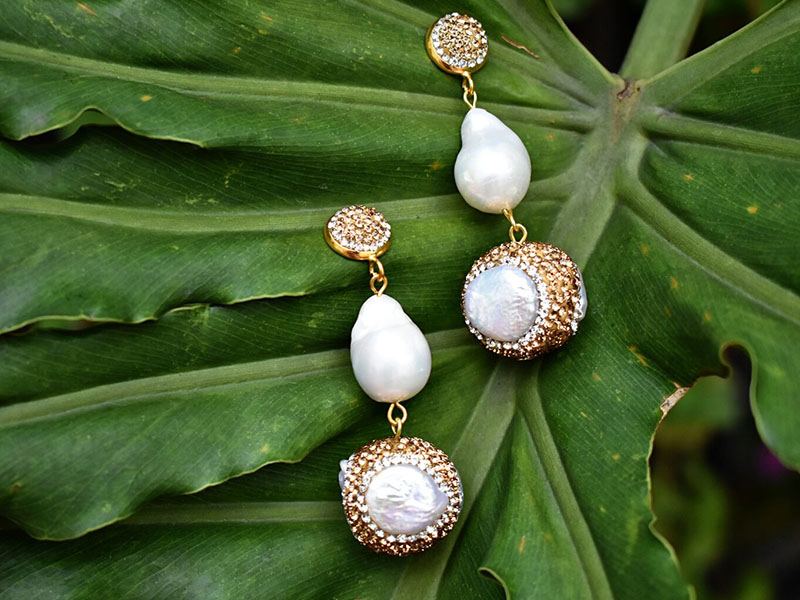Girls night out - Maarz Pearls Earrings