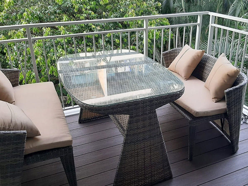 Dining table for the balcony