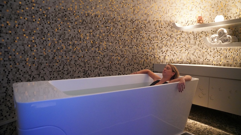 Luxury spa in Singapore, facial spa, and spas for couples in Singapore for best massage in Singapore and spa treatment