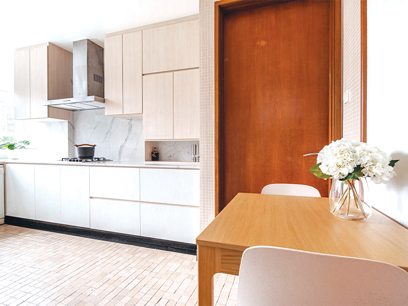 kitchenware Design concept, interior design, renovation and build works, including interior styling and home décor, by Arete Culture