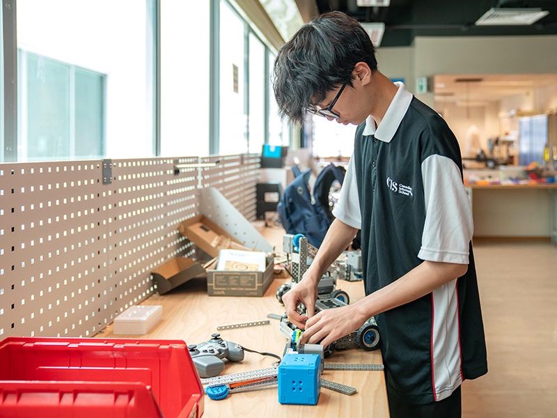 hands on learning at CIS - science technology engineering and mathematics