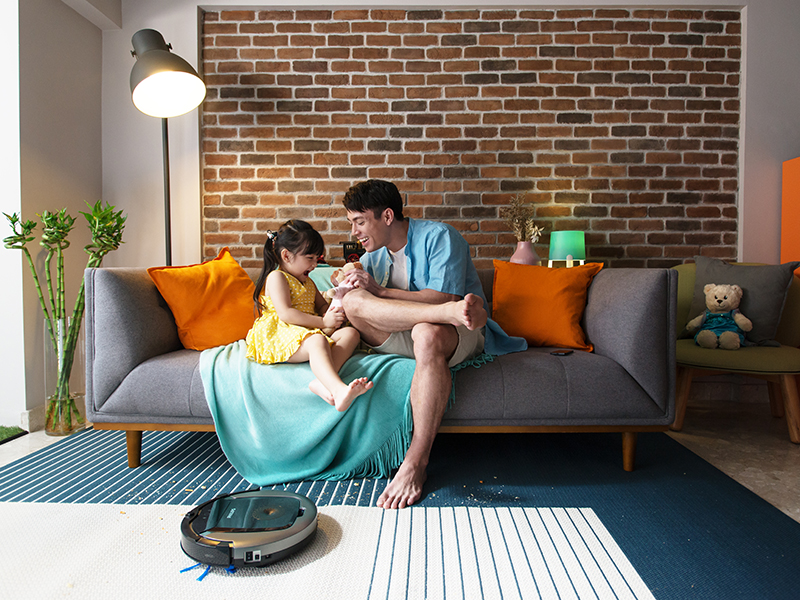 Senoko Energy father and daughter at home electrical retailers in Singapore