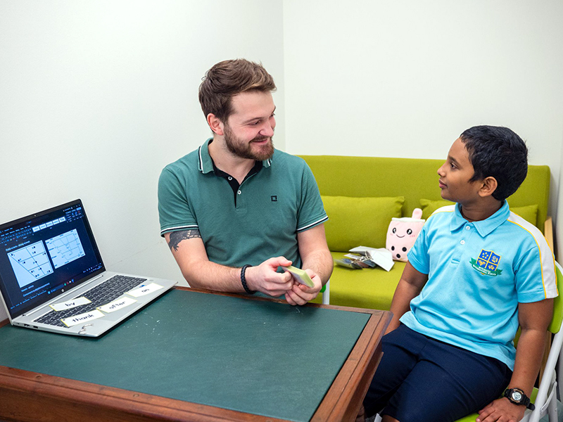 school counselling Singapore - IIS session between counsellor and student