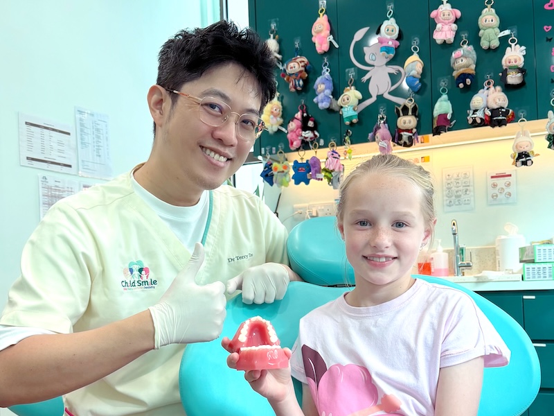 Invisalign and braces in Singapore - how to get straight teeth - teeth straightening treatment by dentists in Singapore, dental clinics Invisalign and braces in Singapore - how to get straight teeth - teeth straightening treatment by dentists in Singapore, dental clinics