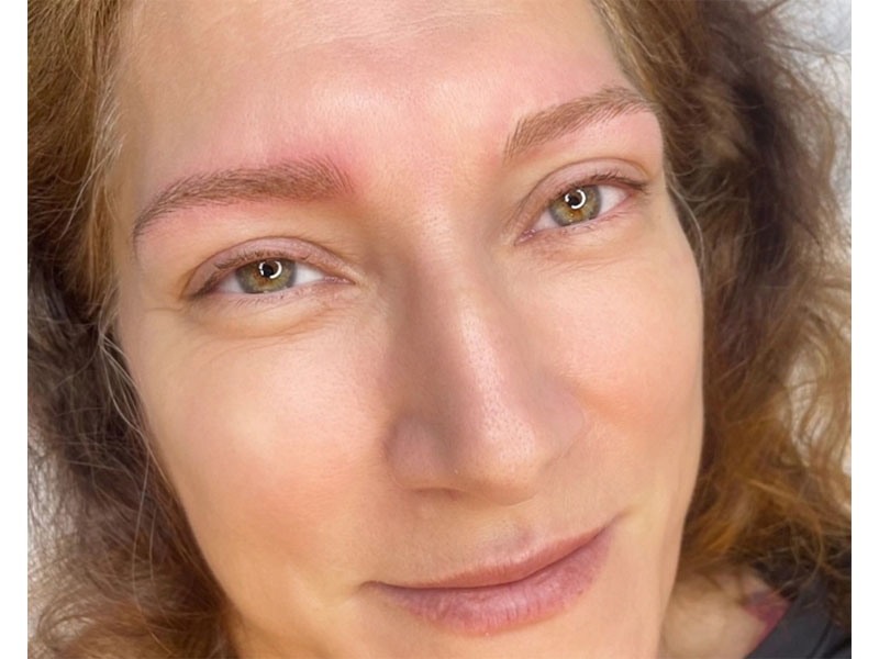 Eyelash extensions in Singapore, eyebrow embroidery, misty brows and powder brows, eyebrow lift in Singapore