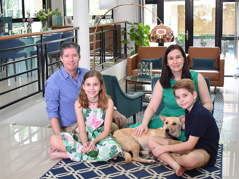 expat family living in clementi