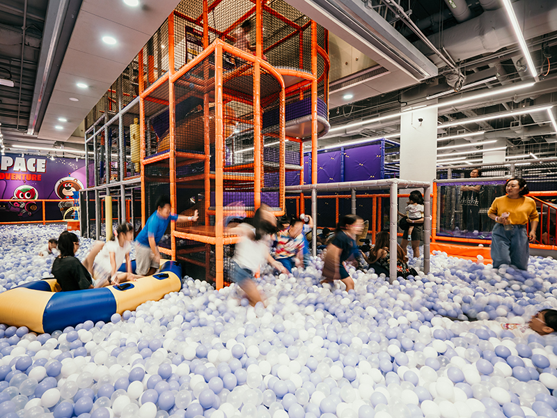 Kiztopia indoor playground slides ball pit Mojo Zone