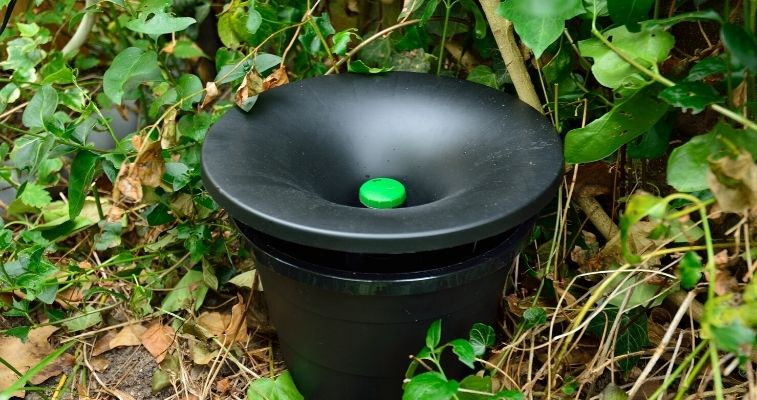 In2Care mosquito trap outdoors contactless pest control