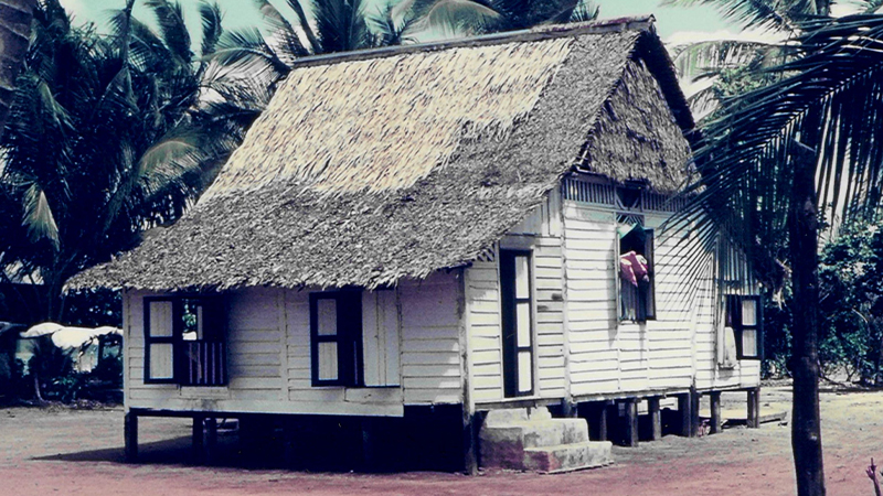 Kampong House in Sebawang