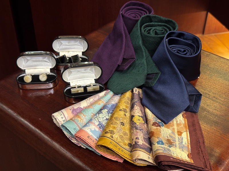 Ron & Rich Christmas gift ideas for him and men's presents