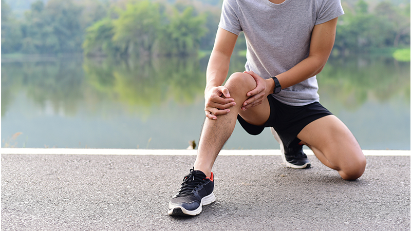 This orthopaedic surgeon can help with ACL injuries & more!