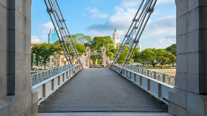 Cavenagh Bridge singapore river walk