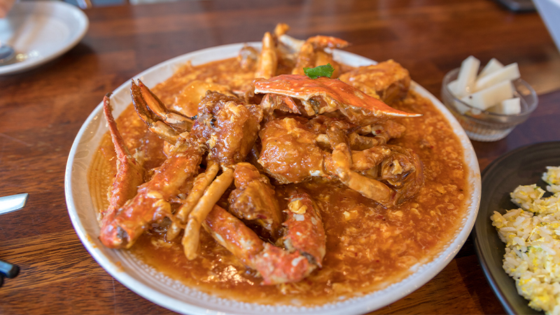 where to eat chili crab in singapore