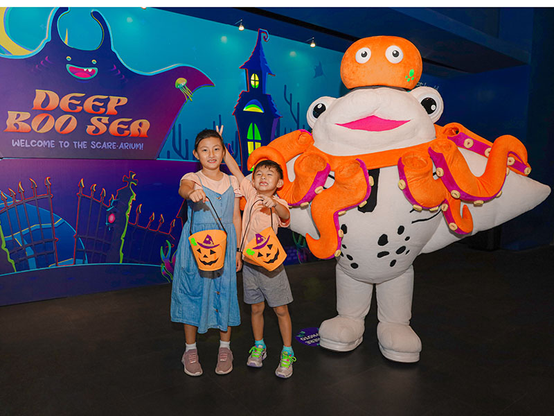 Resorts World Sentosa Singapore aquarium Meet & Greet Deep Boo Sea
