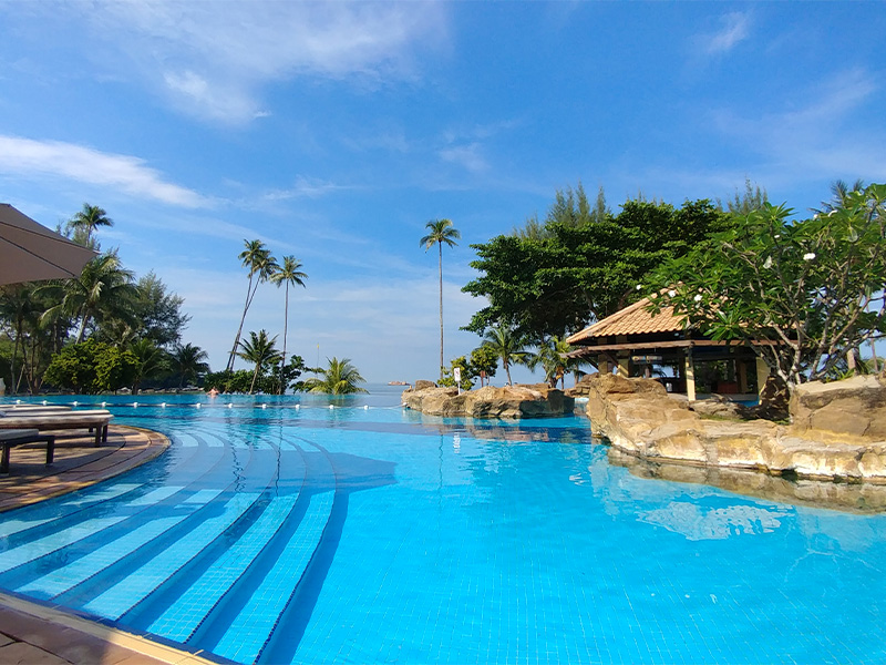 Nirwana Hotel Resort infinity pool holiday