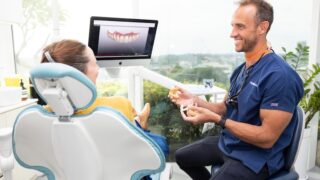 Teeth makeover and teeth implants at Expat Dental