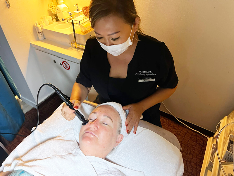  Beauty Salon for Radio Frequency, Removing Skin Tags hydrating facial