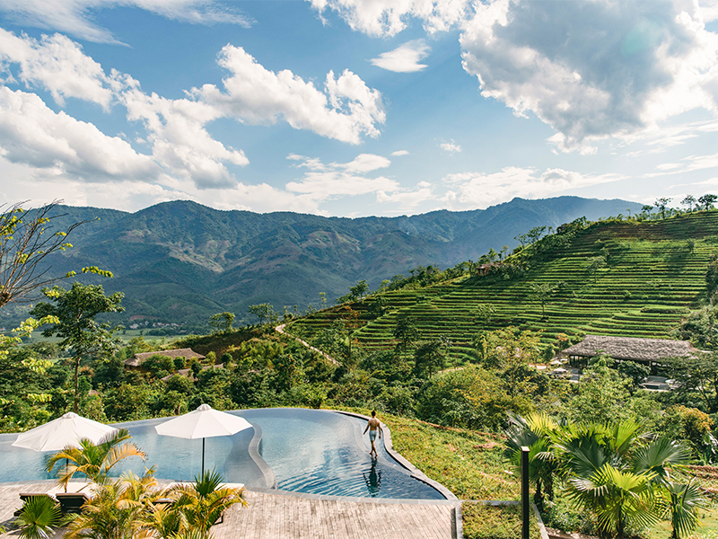 best places to stay in Vietnam resorts Avana Retreat cloud pool