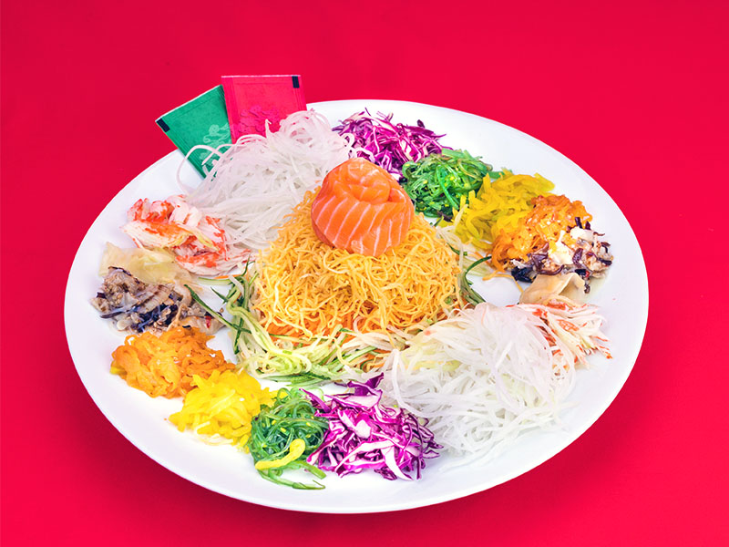 lo hei ingredients on a plate