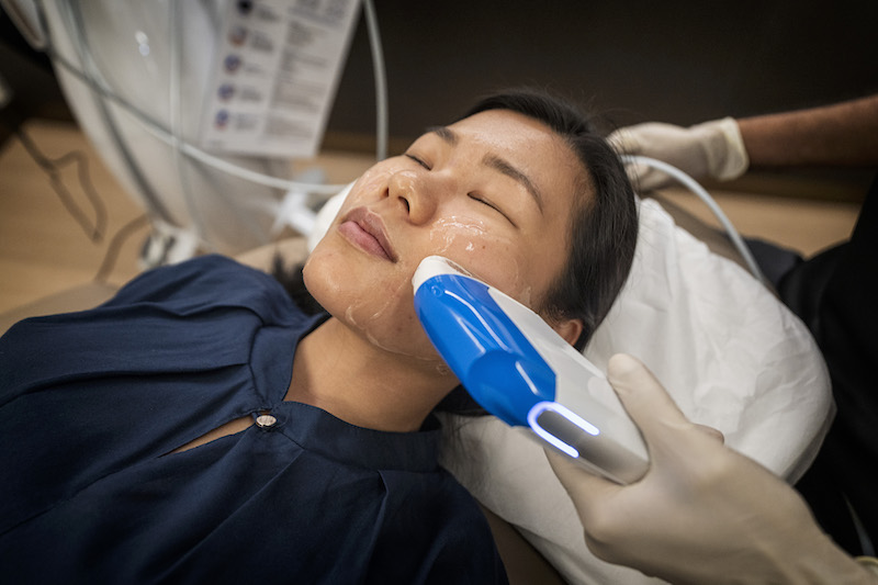 This HIFU treatment uses the Ultraformer MPT for face slimming