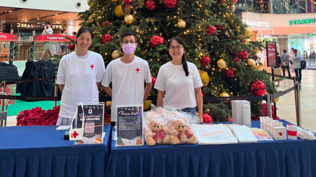 Gift Wrapping event by Singapore Red Cross