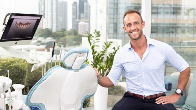 Thinking about getting dental veneers in Singapore? Expat Dental founders Dr Shaun Thompson and Dr Matt Thompson discuss what to expect