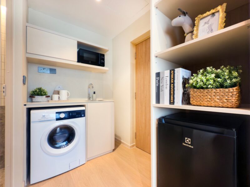 coliwoo short term lease laundry area