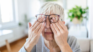 Retinal detachment symptoms and eye floaters - Advanced Eye Clinic and Surgery