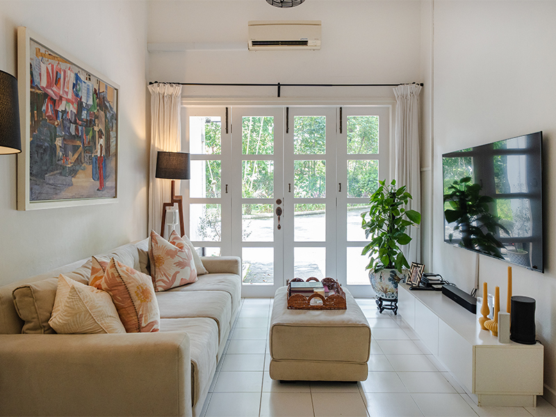 black and white living room
