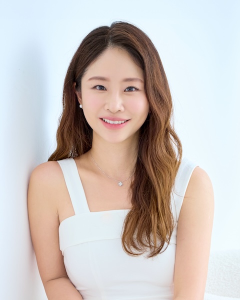 Laser treatment for pigmentation, melasma and sun damage at Lux Medical Aesthetic Clinic in Singapore - Starwalker 4S Laser super pico laser treatment Dr Kellyn Shiau from Lux Medical Aesthetic Clinic