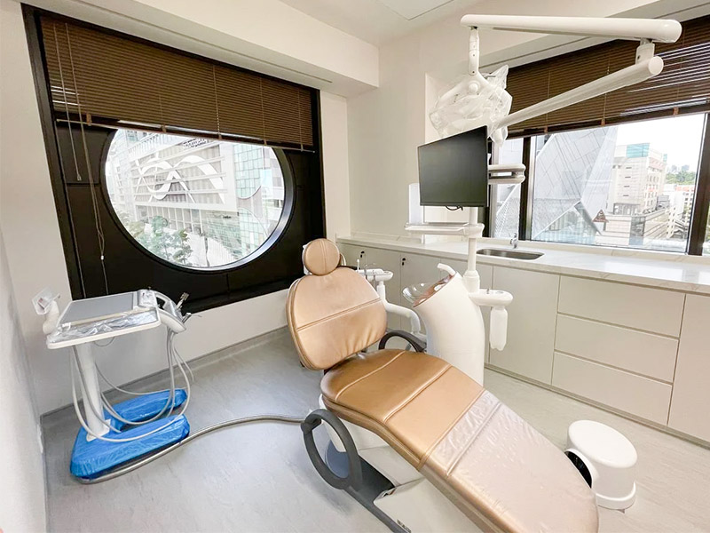 Aligners vs braces - orthodontic treatment in Singapore at Kohe Dental