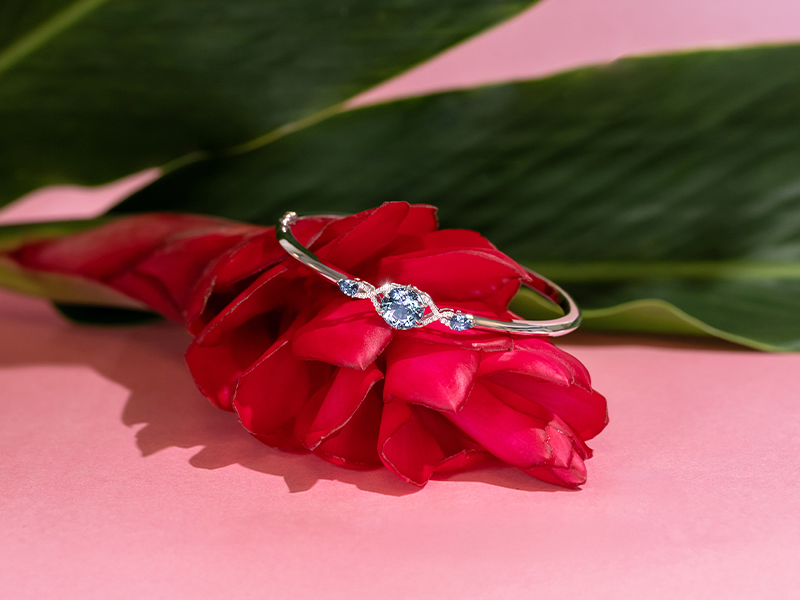 Custom jewellery Singapore - design an engagement ring or create personalised jewellery design - Madly