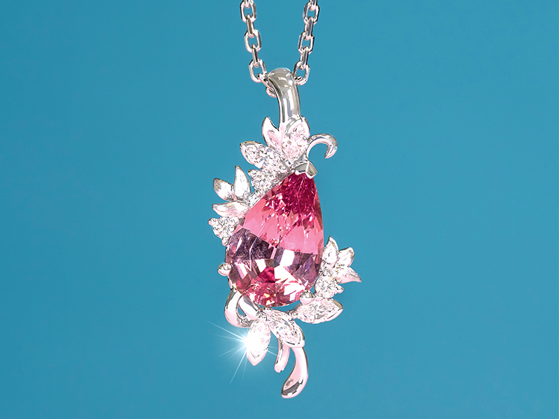 Custom jewellery Singapore - design an engagement ring or create personalised jewellery design