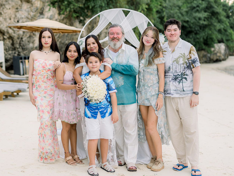 Brian Kennet Singapore neighbourhood and his Siglap condo.