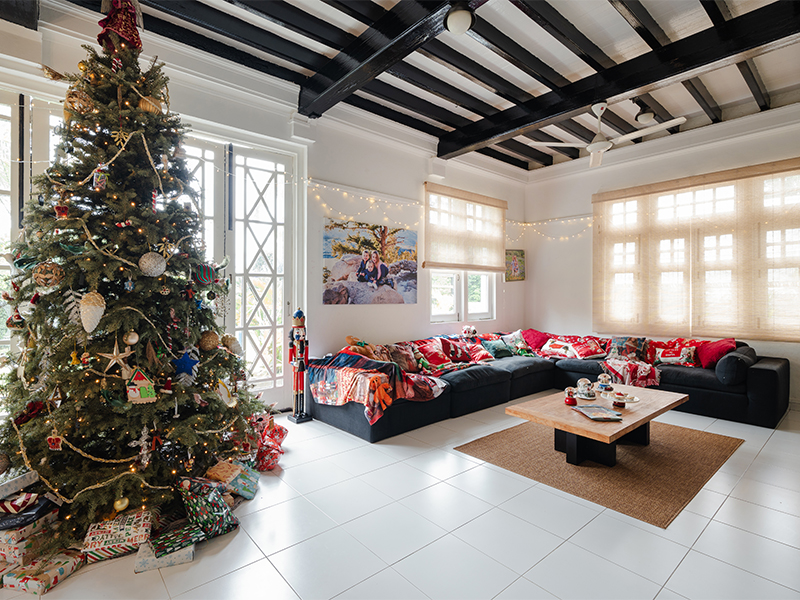 Christmas decor at this watten estate house