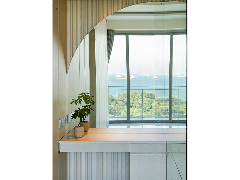 Meyer Road Condo with a Sea View