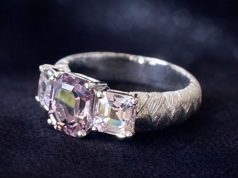 Coloured gems - Singapore jewellery brand Edelgems for natural coloured gemstones - emerald, ruby, sapphire, paraiba tourmaline, morganite, spinel
