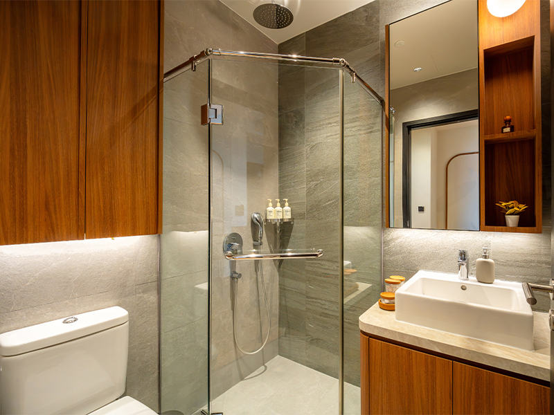 modern bathroom in serviced apartment near orchard