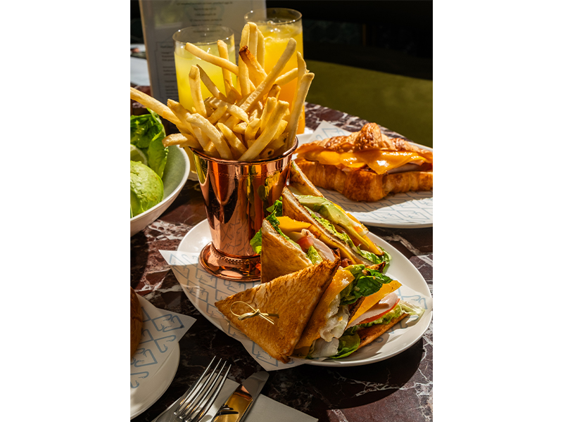 QT Singapore - Cygnet bar and restaurant