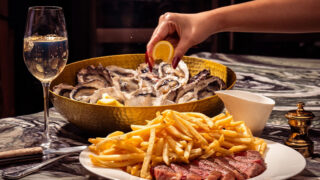 QT Singapore - Cygnet bar and grill